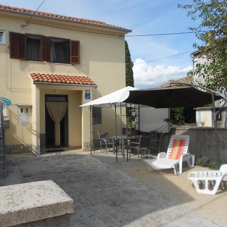 Holiday Home Mery By El-Pi Tours Malinska Exterior foto